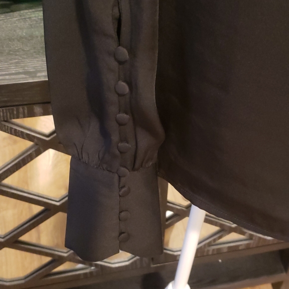 Beautiful and Chic Blouse from Express - Picture 2 of 2